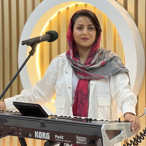 کاور عکس آهنگ عاشق زارتم از مونا محبوبی